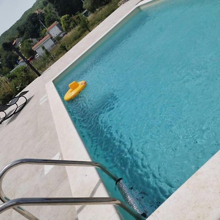 Apartments Barbara With Pool Brseč Dış mekan fotoğraf
